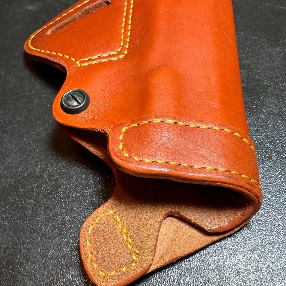 Gould & Goodrich  small of back concealment holster chestnut brown - Picture 4 of 4